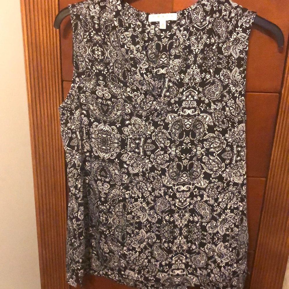 Black and white printed tank top!!🖤